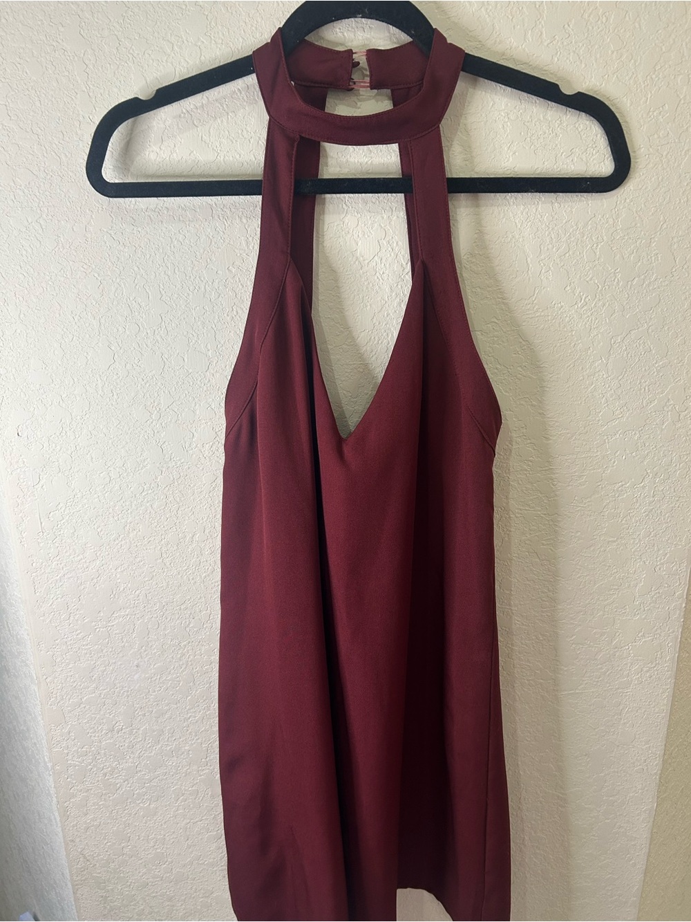 Tobi Burgundy High Neck Open Back Shift Dress